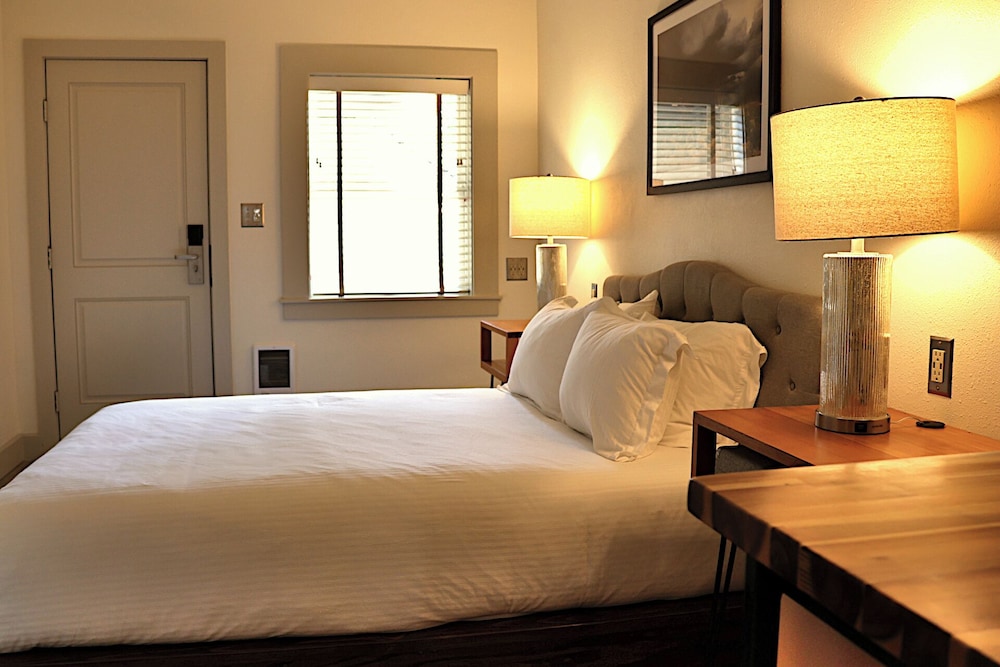 Classic Room, 1 Queen Bed