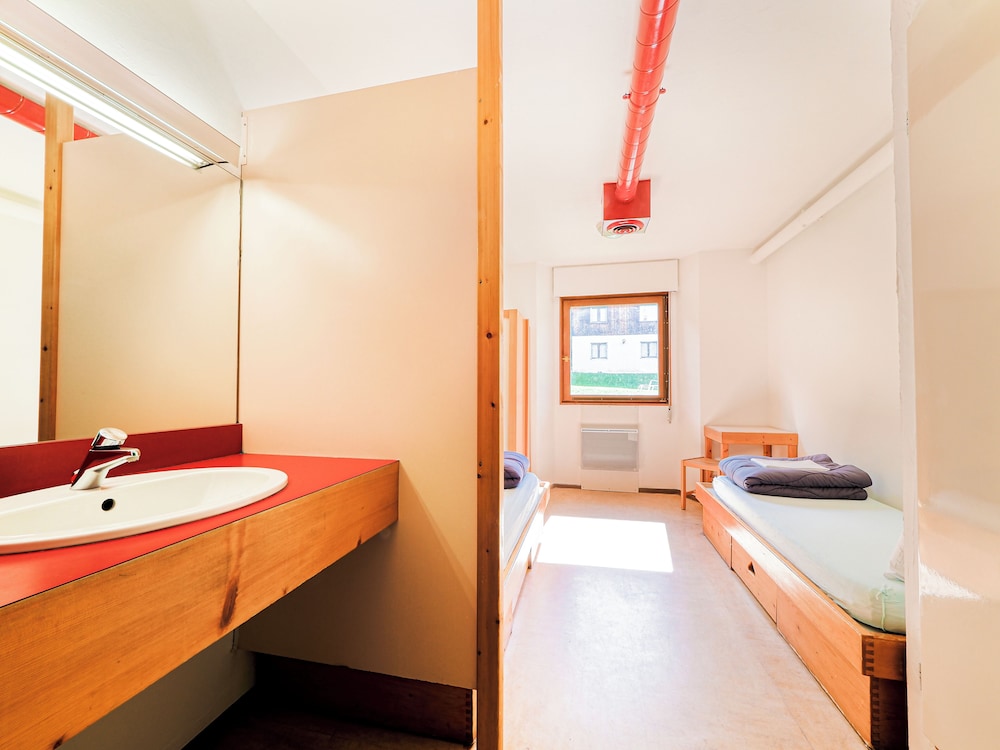 Twin Room Shared Bathroom