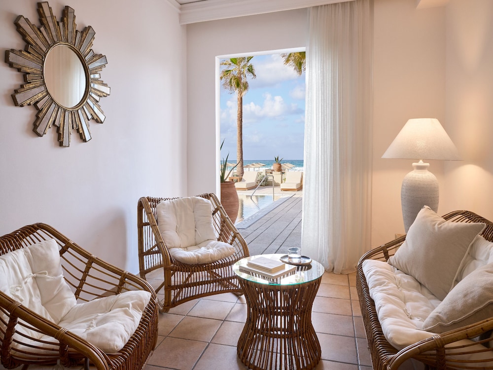 Citta Vecchia Apartment by the Pool