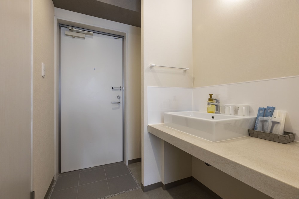 Twin Room - Photo 2