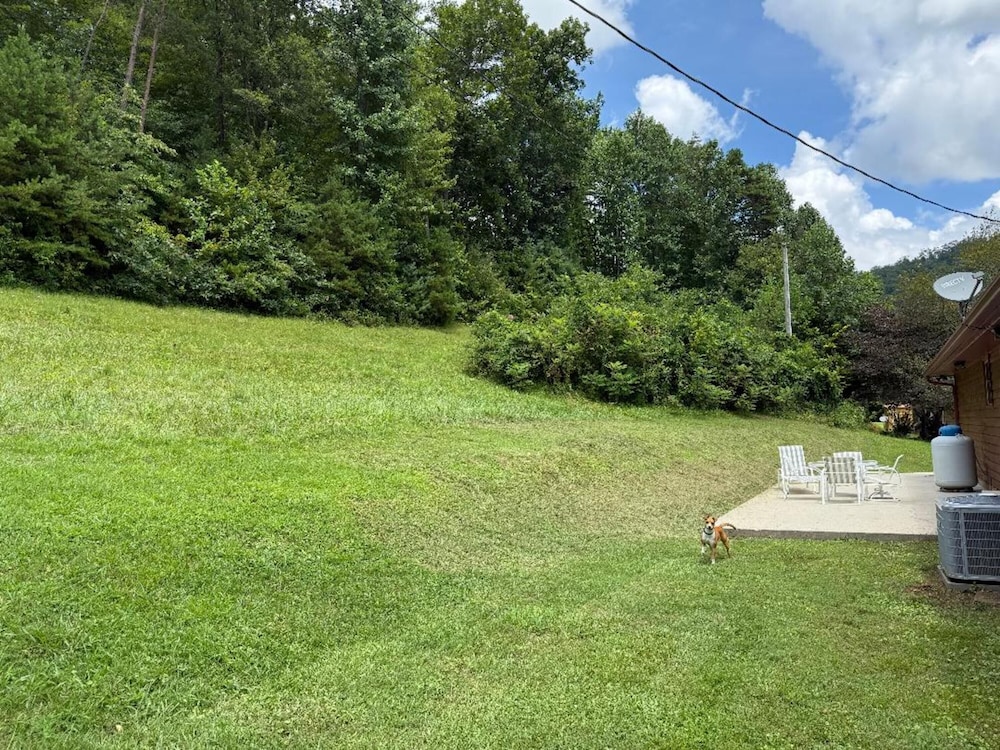 Signature House, 3 Bedrooms, Patio, Mountain View photo 1