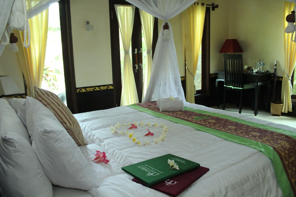 Deluxe Bungalow with AC photo 1