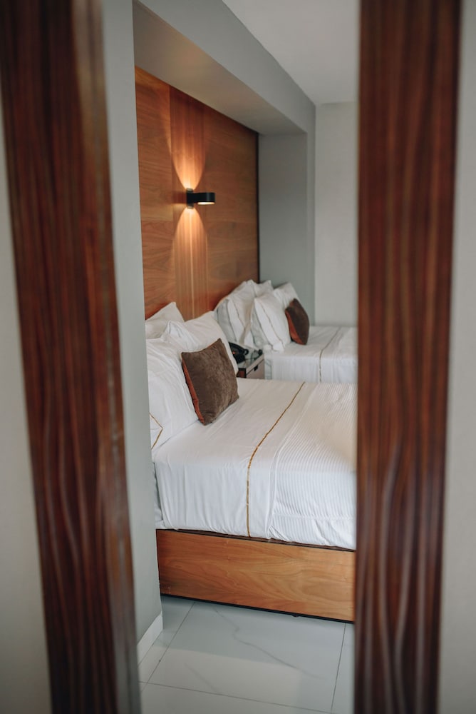 Executive Room, 2 Double Beds - Photo 12
