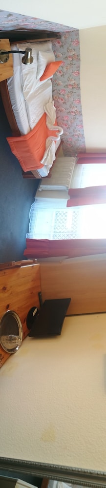 Basic Single Room photo 3