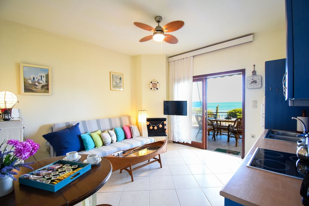 Basic Apartment, 2 Bedrooms, Beach View photo 1