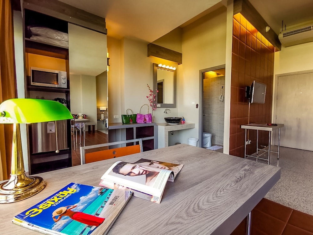 Deluxe Room - Photo 14