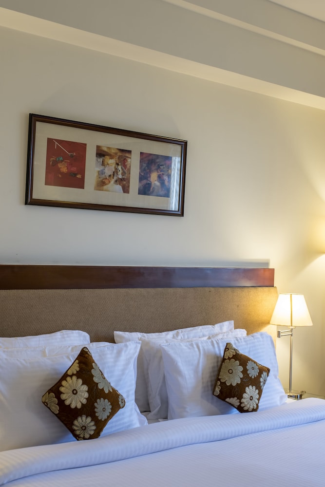 Deluxe Room - Photo 18