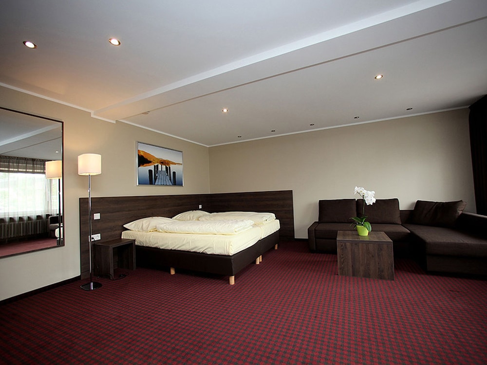 Apartment photo 2