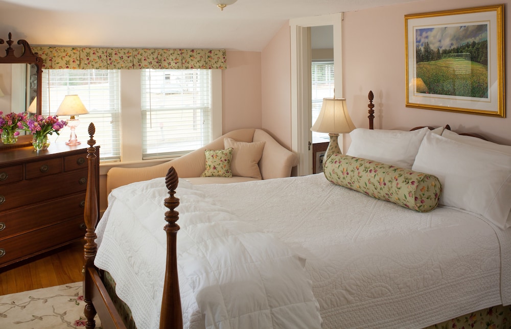 Lafayette Room photo 1