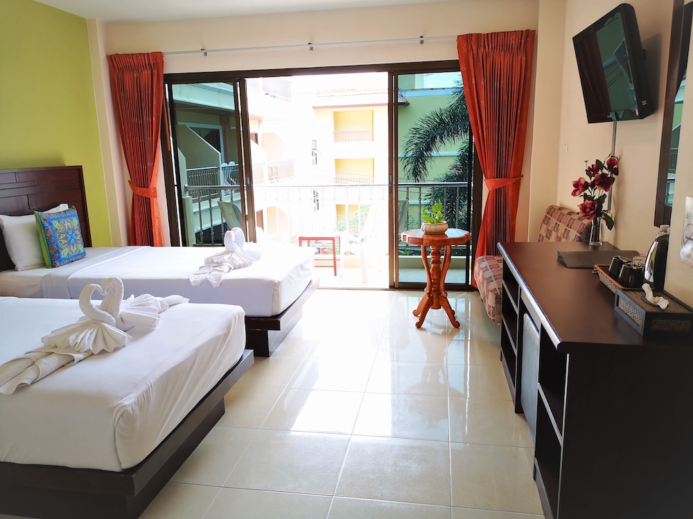 Standard Double Room, 2 Twin Beds, Balcony, Pool View - Photo 2