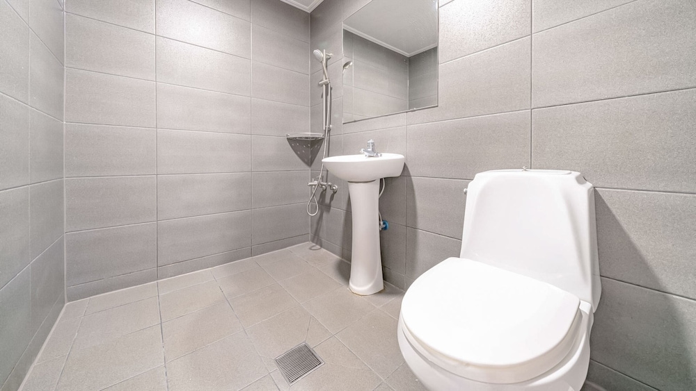 Basic Room, 1 Bedroom (A101) - Photo 11