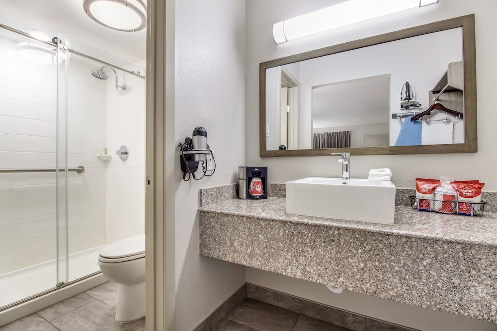 Superior Room, 2 Double Beds (Smoke Free) - Photo 7