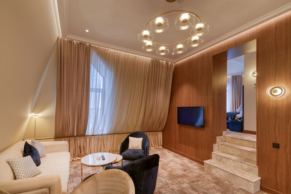 Leo Suite photo 2