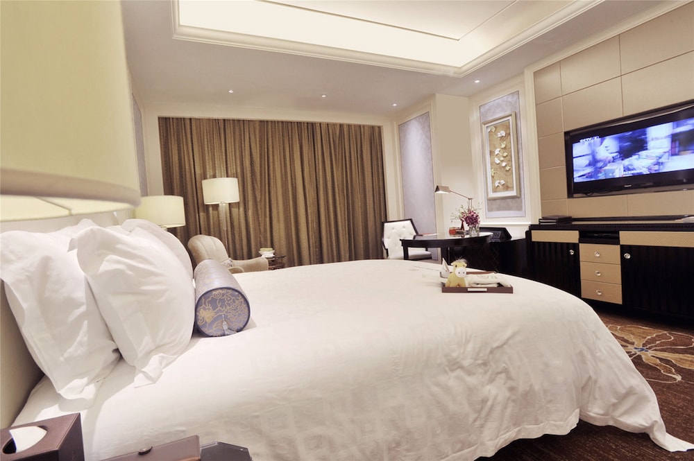 Deluxe King Room photo 3