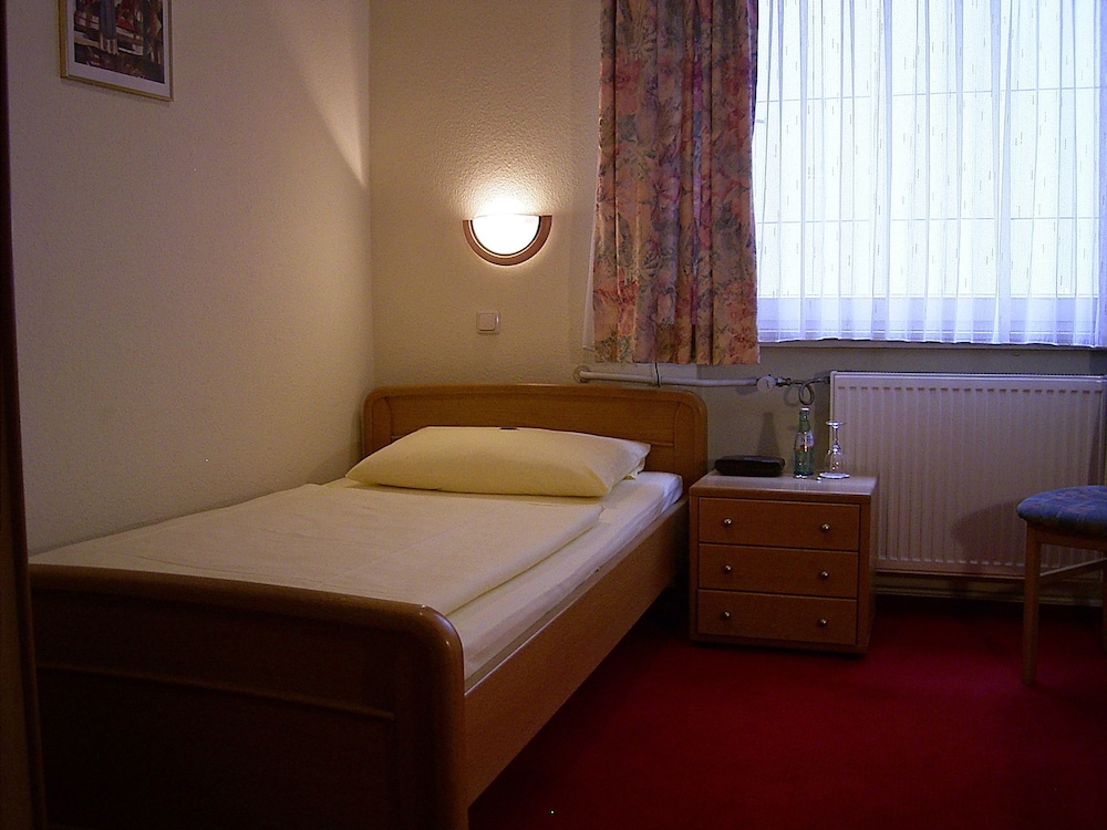 Standard Single Room photo 2