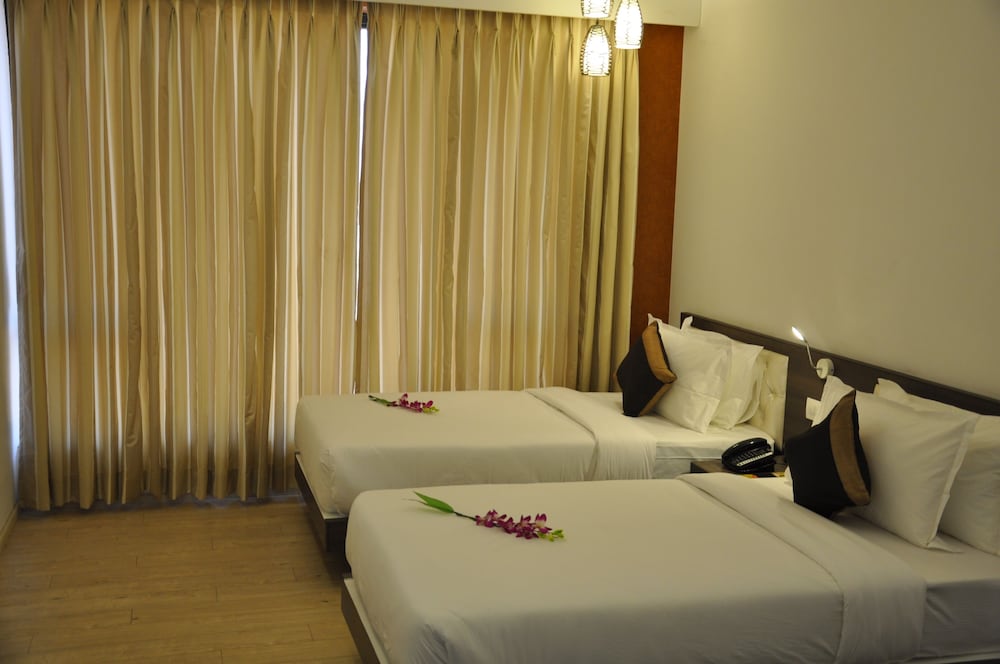 Deluxe Room - Photo 6