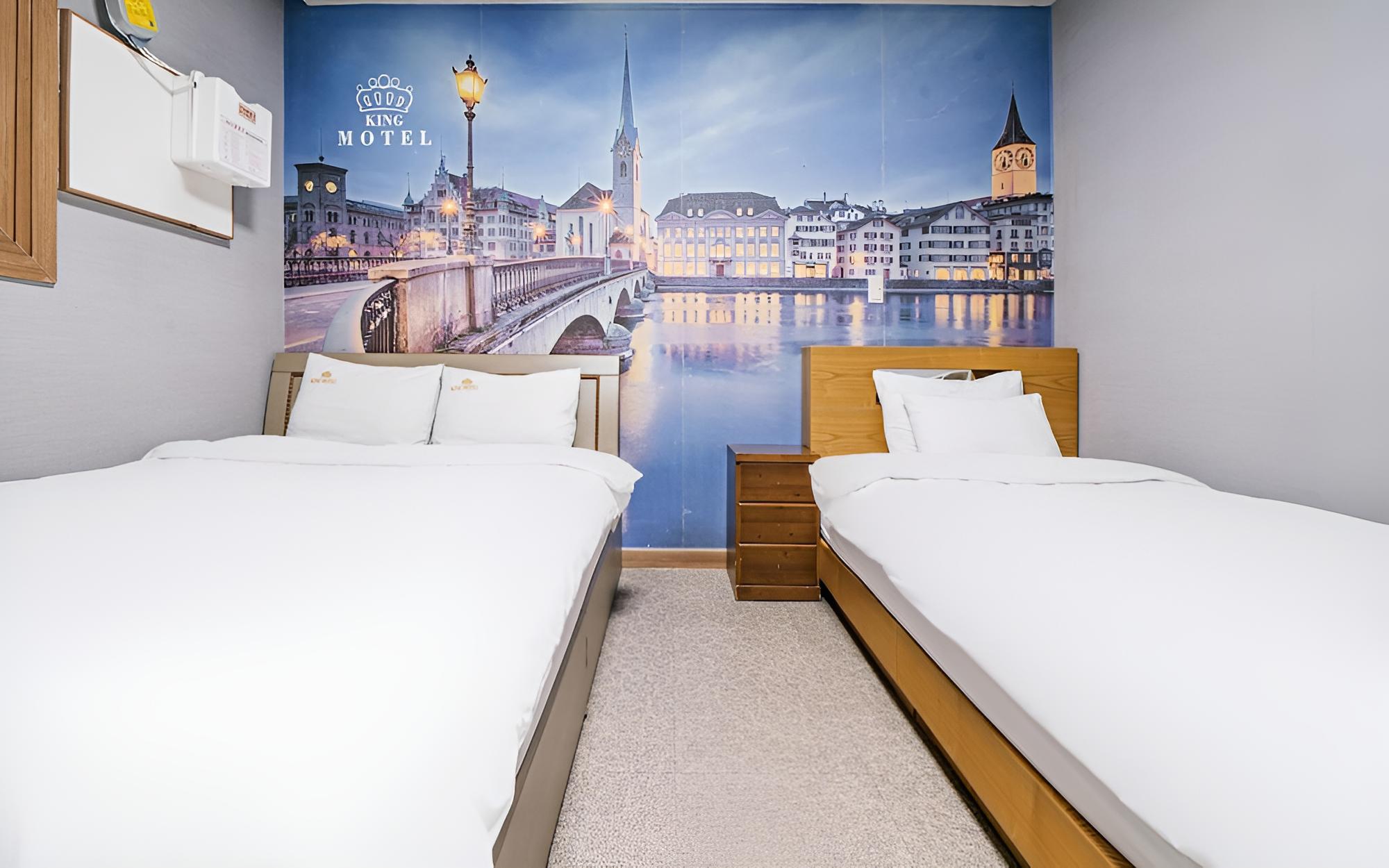 Room (Twin) - Photo 2