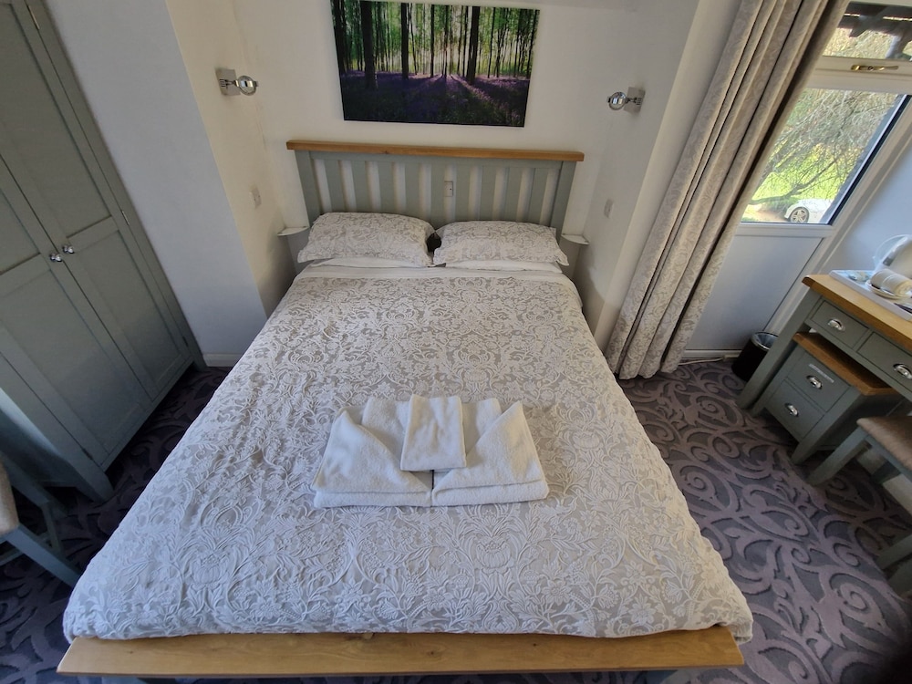 Double Room (Double En-suite Room)