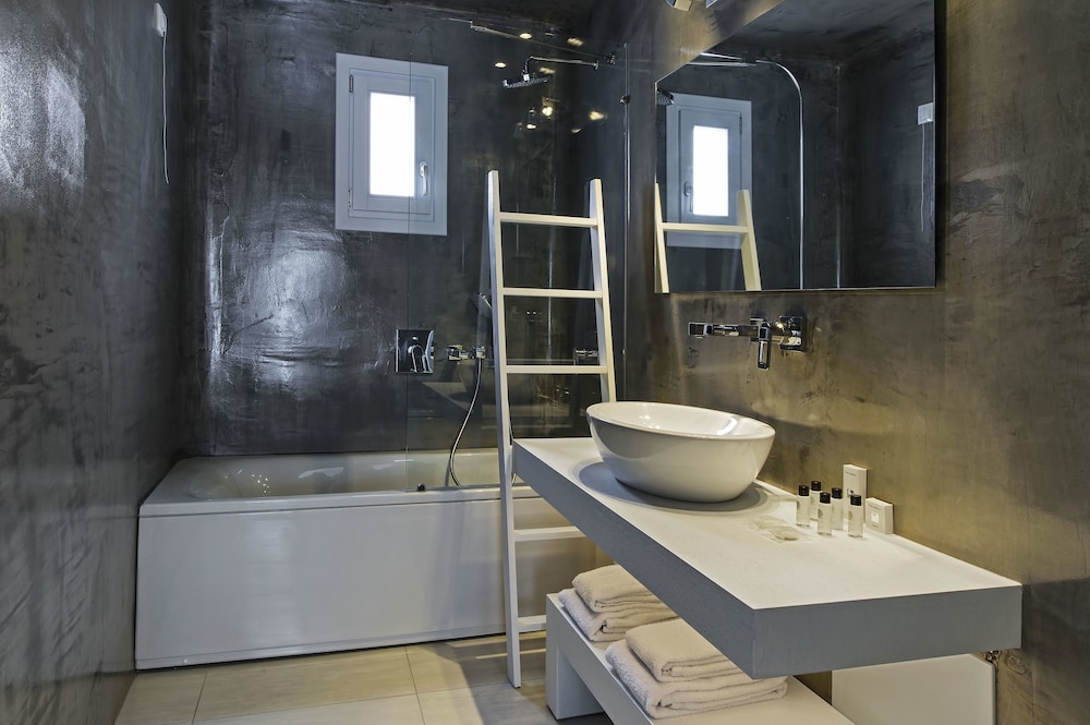 Junior Suite, Hot Tub - Photo 11