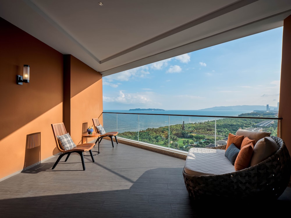2 Double Standard Oceanfront High Floor