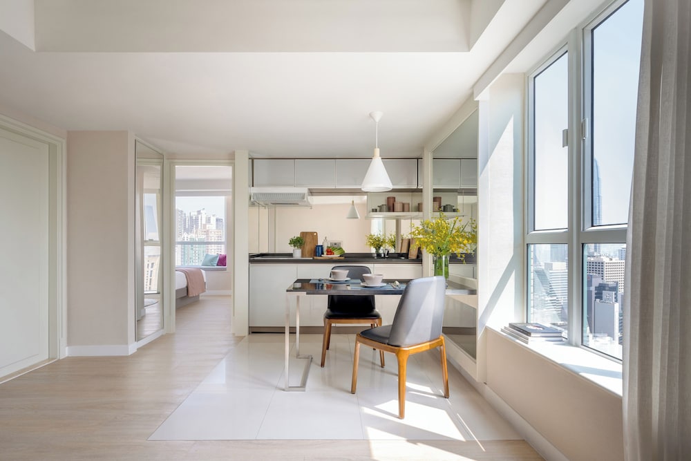 Skyline Deluxe Suite