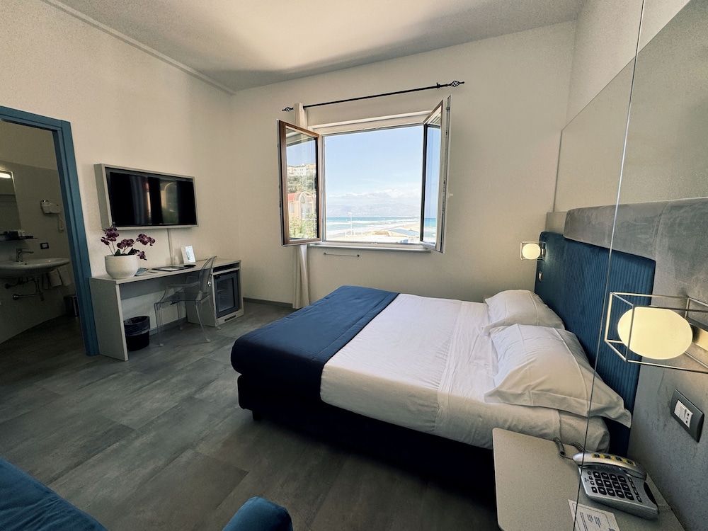 Standard Triple Room - Photo 5