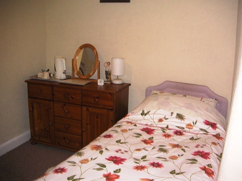 Twin Room, Shared Bathroom, Garden View photo 3