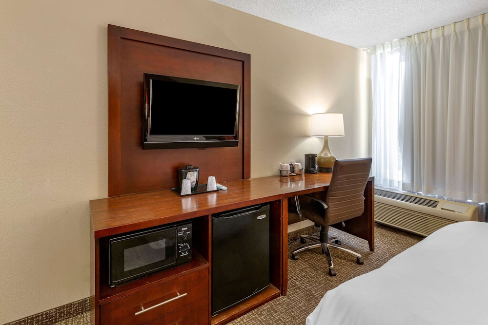 Standard Room, 2 Double Beds - Photo 4