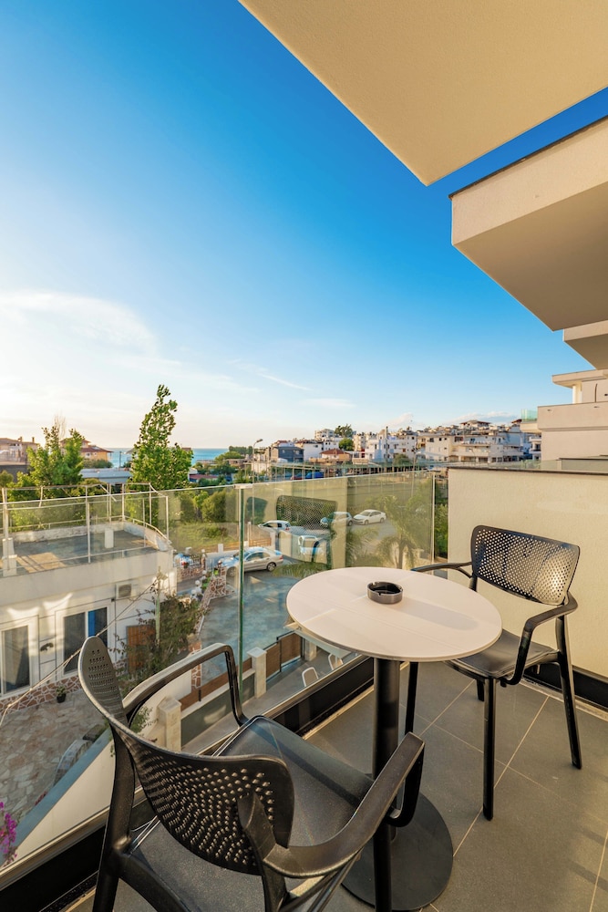 Deluxe Double Room, Balcony, Full Sea View