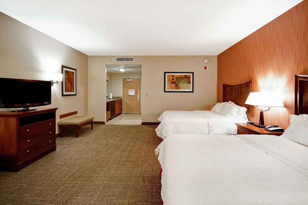 Suite, 2 Queen Beds, Non Smoking - Photo 2