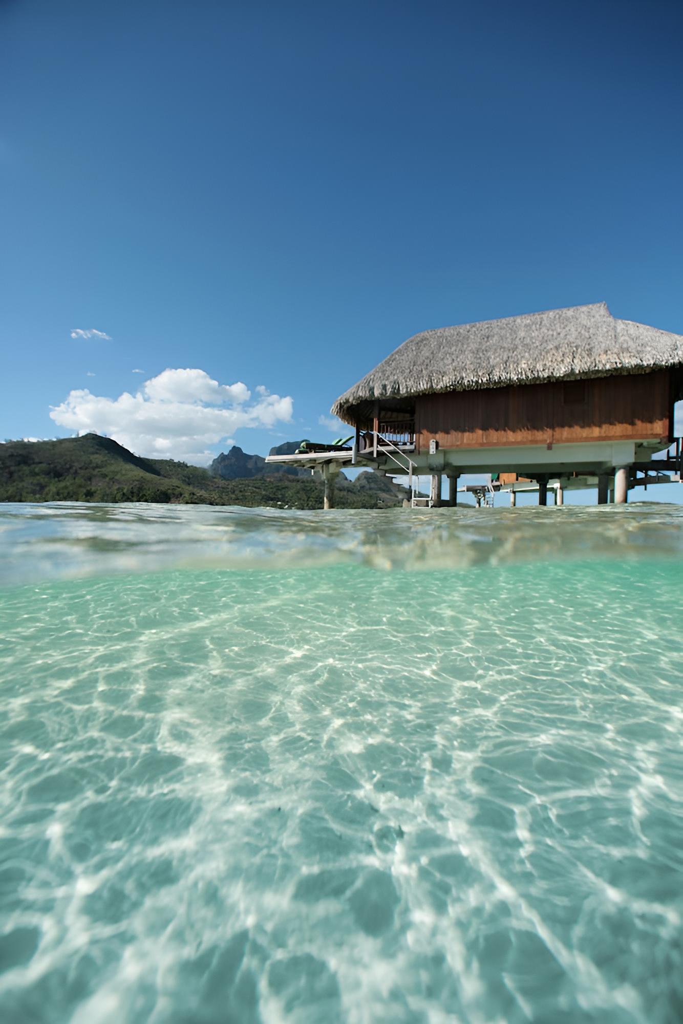 Luxury Bungalow, 1 King Bed, Overwater photo 2