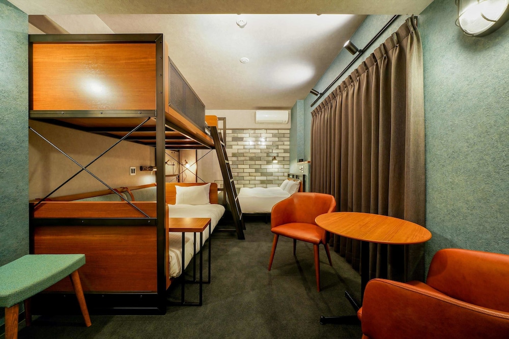Bunk Bed with 1 Double Bed- Greystone(Please see policies and room information before you book) - Photo 10