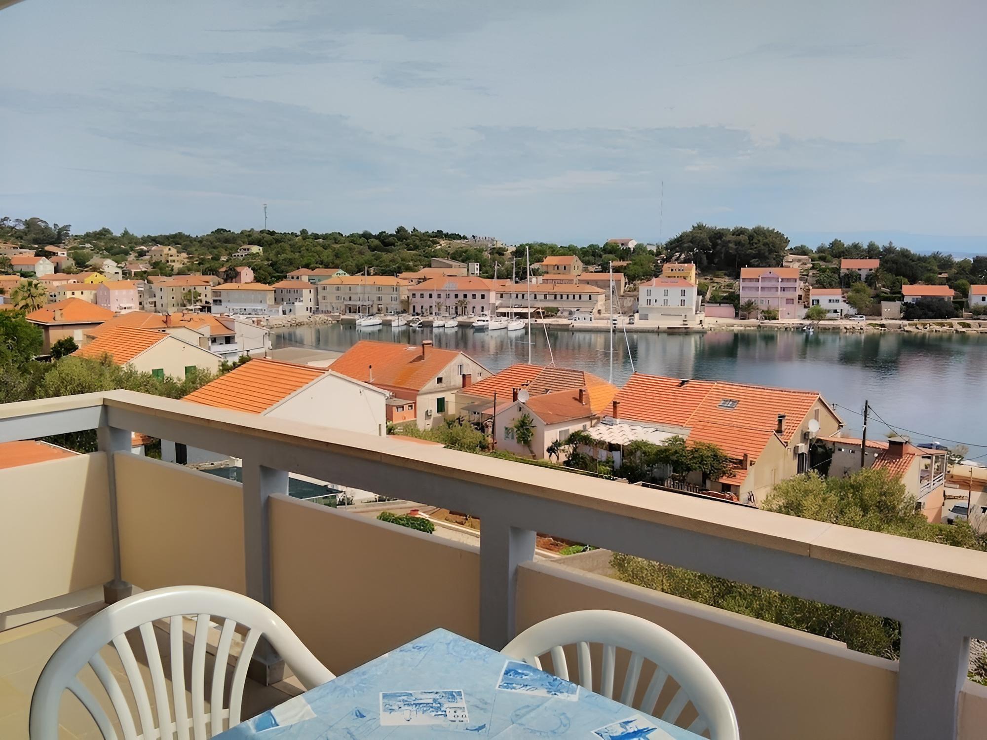 Apartment (Davor - parking - A3(4))