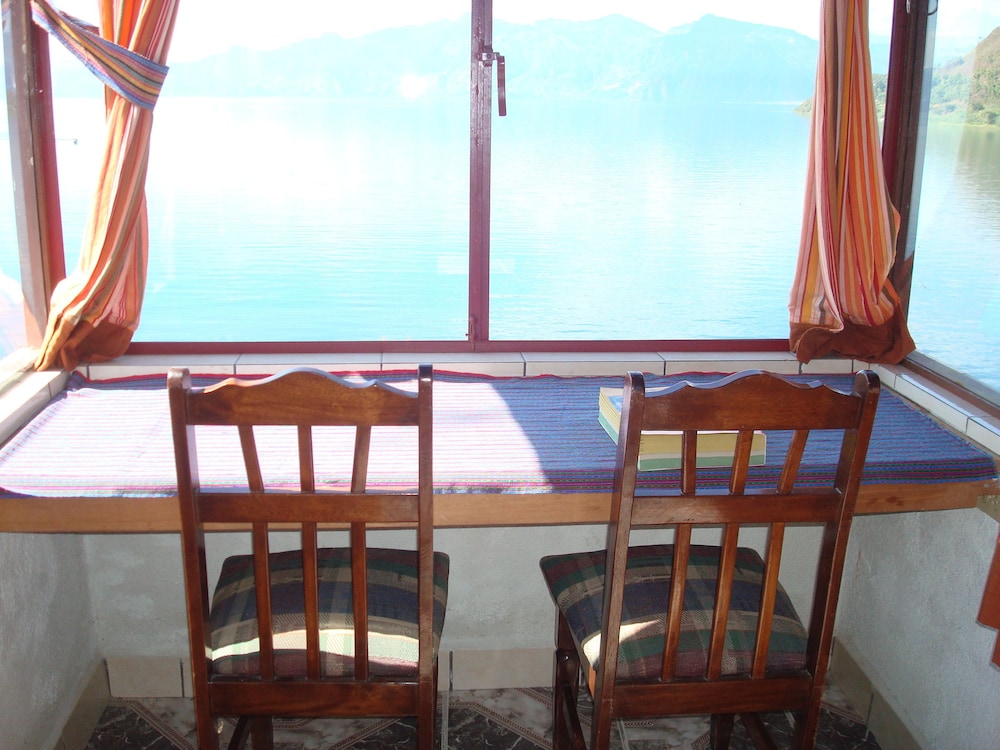 Deluxe Suite, Fireplace, Lake View photo 3