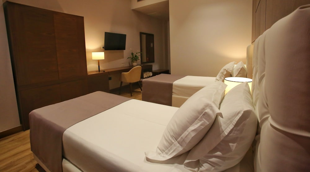 Economy Twin Room photo 2