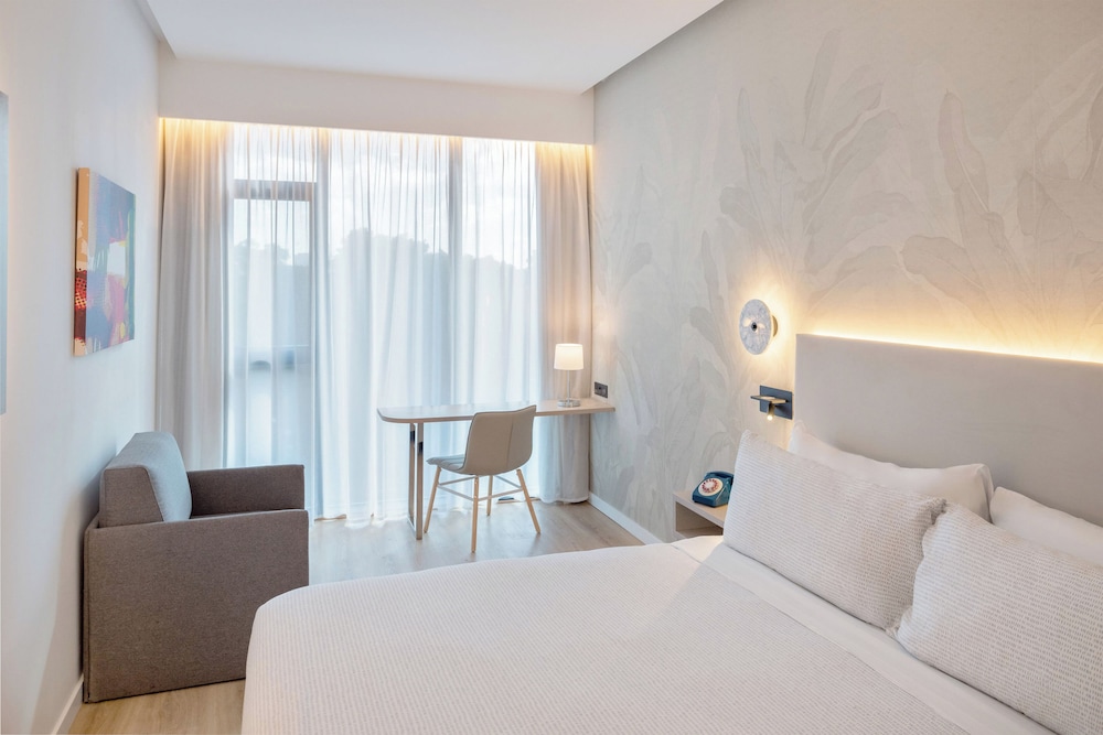 Room (Innside, Connected with Studio 3+2)