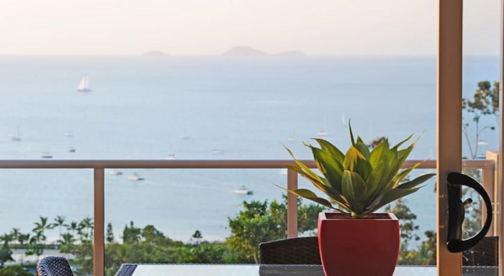 2 Bedroom Ocean View photo 3