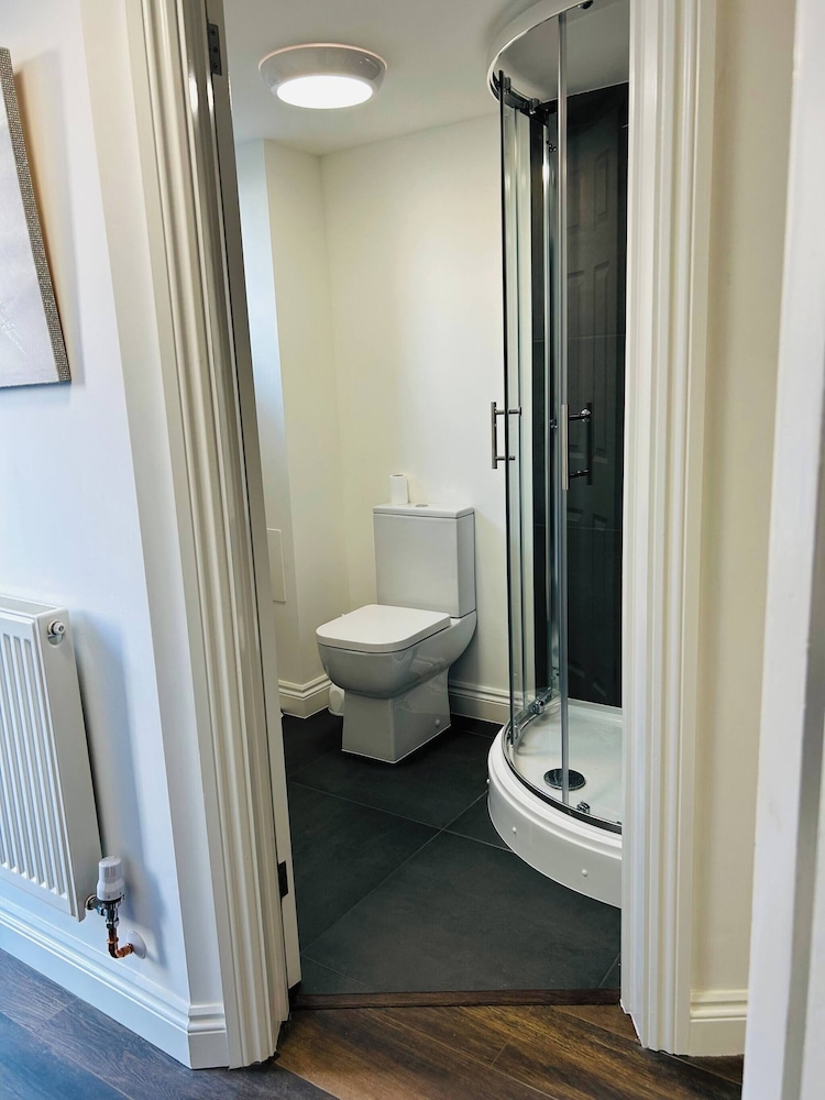 Charming 1-bedroom Apartment in Central Northampton, Foto 9