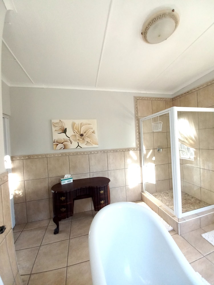 Standard Double Room, Garden View (Magnolia) photo 3