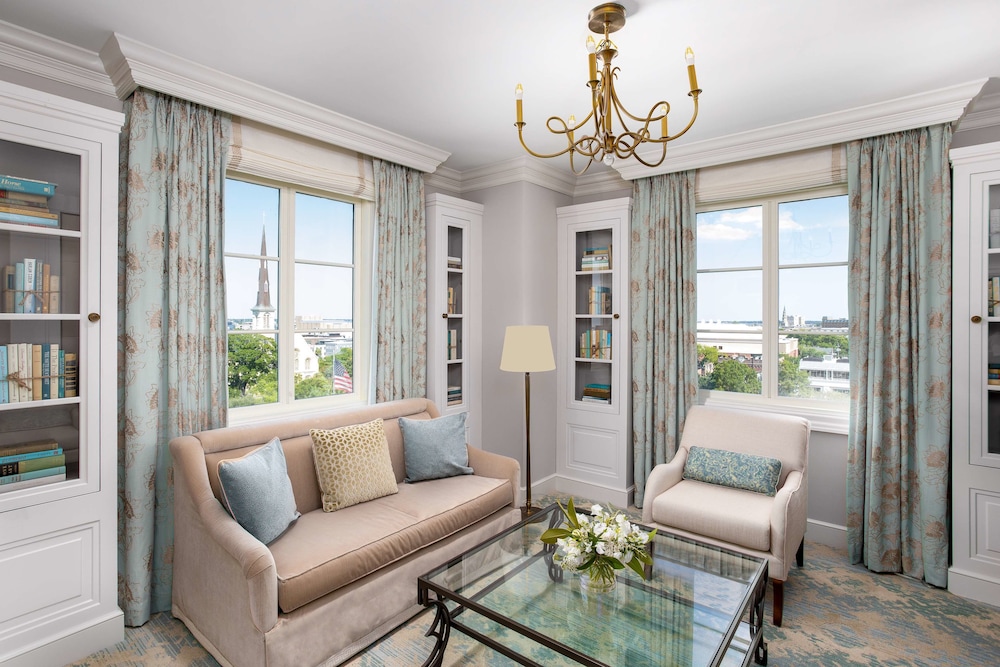 Suite (Citadel Square)