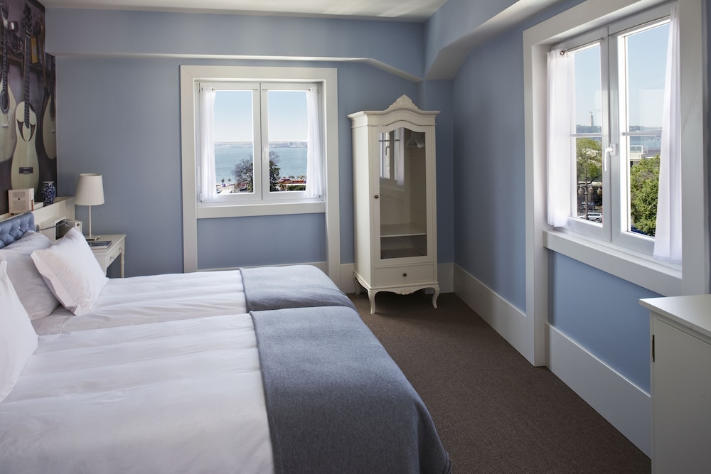 Superior Double or Twin Room, River View
