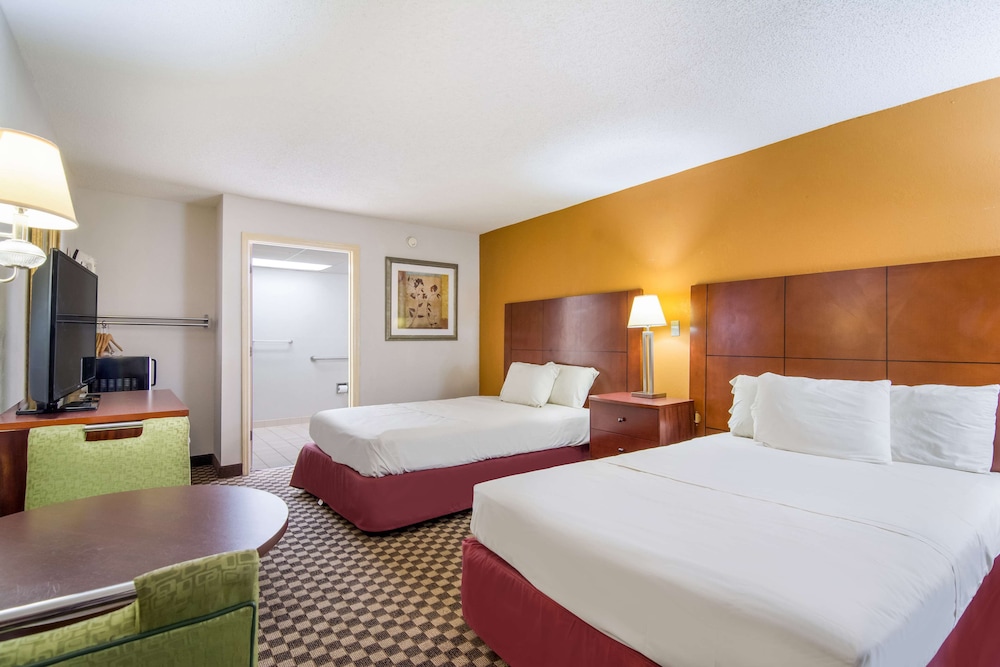 Room, 2 Double Beds, Non Smoking, Kitchenette photo 2