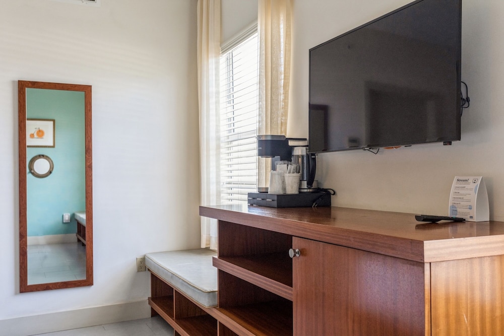 Double Queen Room (Self Check-in)