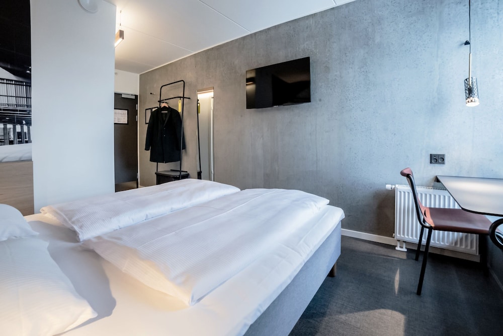 Standard Double Room, 1 King Bed - Photo 2