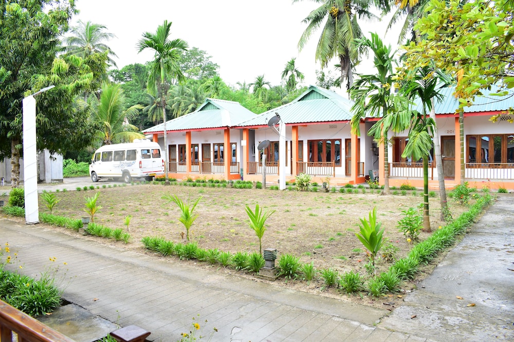 Basic Double Room, Balcony, Garden View photo 2