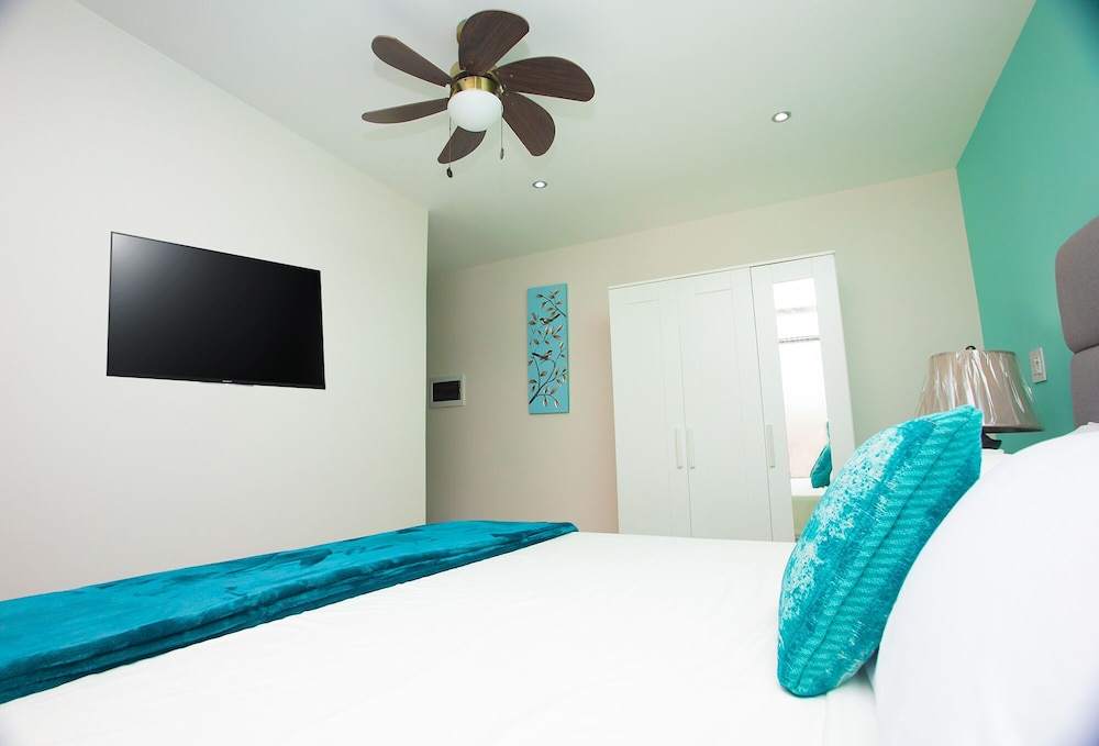 Deluxe Studio Suite