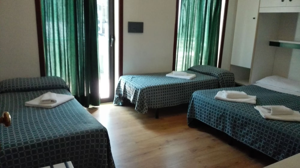 Quadruple Room photo 3