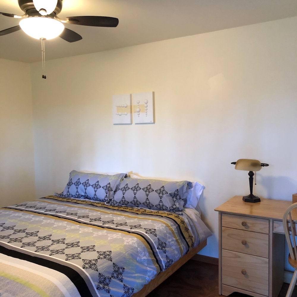 Madrone King Bed (ADA Ensuite Bath) photo 1