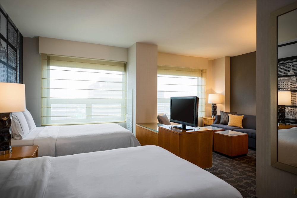 Club Suite, 1 Bedroom - Photo 3