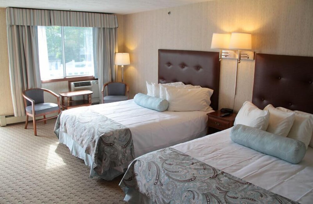 Double Room, 2 Queen Beds, Balcony photo 1